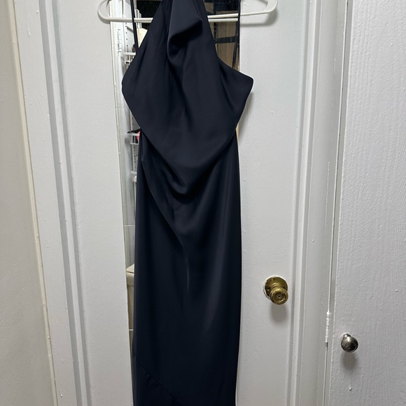 Babaton Dresses & Skirts - Elegant Black One-Shoulder Dress